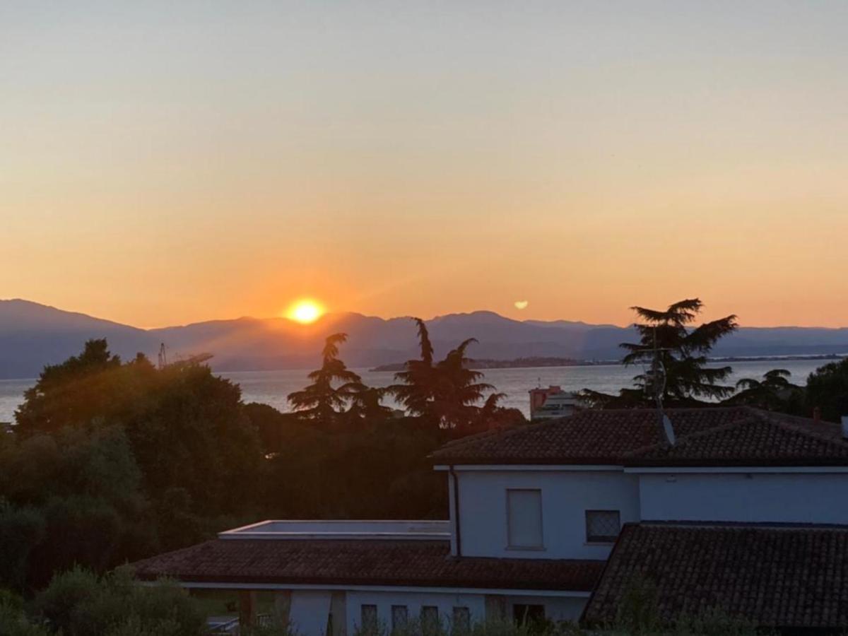 Desenzanoloft Official Partner Marriott Homes & Villas - Gardastar La Stella Del Lago Desenzano del Garda Ngoại thất bức ảnh