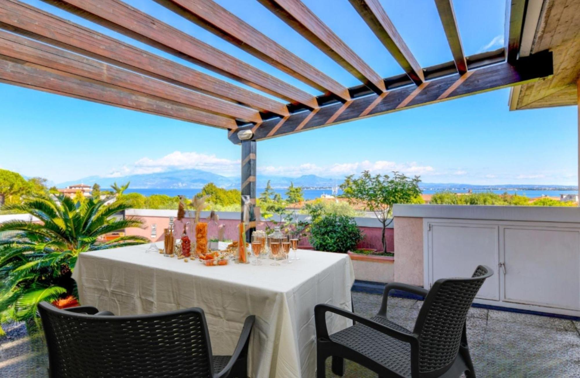 Desenzanoloft Official Partner Marriott Homes & Villas - Gardastar La Stella Del Lago Desenzano del Garda Ngoại thất bức ảnh